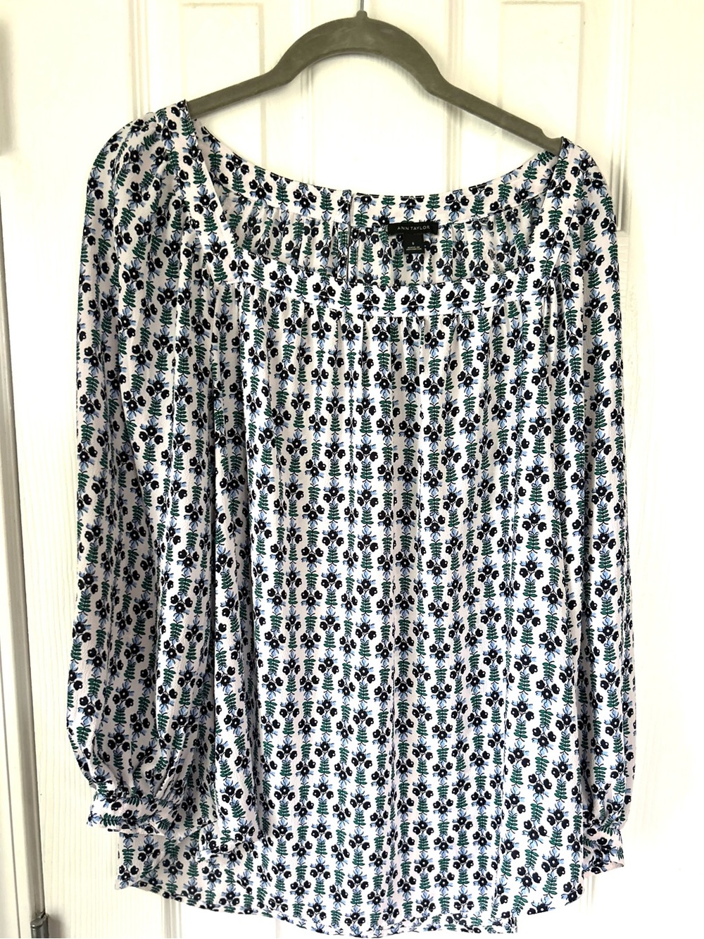 Ann Taylor Floral Long Sleeve Blouse Size Small